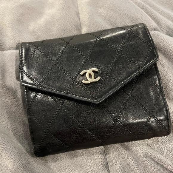 Chanel Black Quilted Lambskin Leather French Purse Wallet - Picture 2 of 16